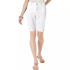 NWOT NYDJ Christy White Petite Short